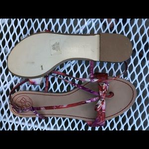 BCBG floral sandals cute SZ 8.5